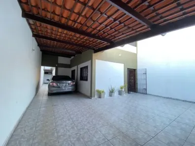 Casa com 5 Quartos à venda, 211m² no Engenheiro Luciano Cavalcante, Fortaleza