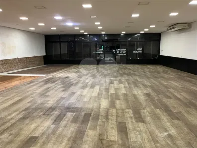 Galpão/Depósito/Armazém para alugar, 240m² no Jardim Umuarama, São Paulo