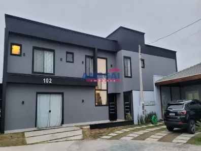 Casa de Condomínio com 3 Quartos à venda, 230m² no Jardim Jacinto, Jacareí