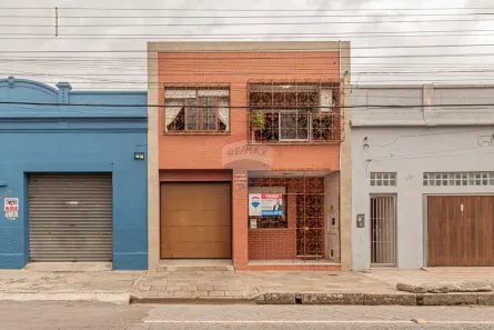 Casa com 3 Quartos à venda, 250m² no Centro, Pelotas