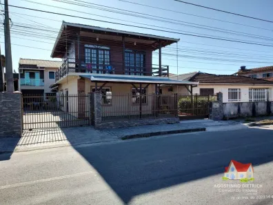 Sobrado com 7 Quartos à venda, 310m² no Aventureiro, Joinville