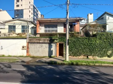 Casa com 3 Quartos à venda, 250m² no Medianeira, Porto Alegre