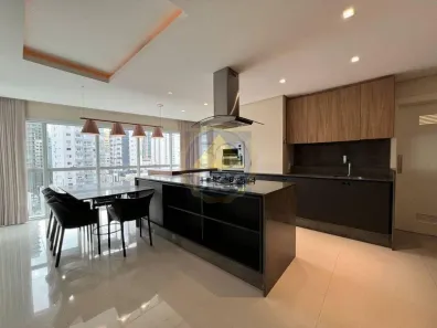 Apartamento com 3 Quartos para alugar, 130m² no Centro, Balneário Camboriú