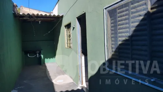 Casa com 5 Quartos à venda, 200m² no Luizote de Freitas, Uberlândia
