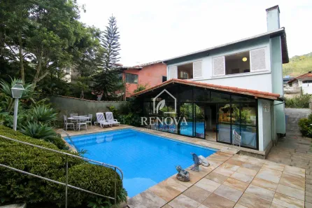 Casa com 3 Quartos à venda, 220m² no Jardim Cascata, Teresópolis