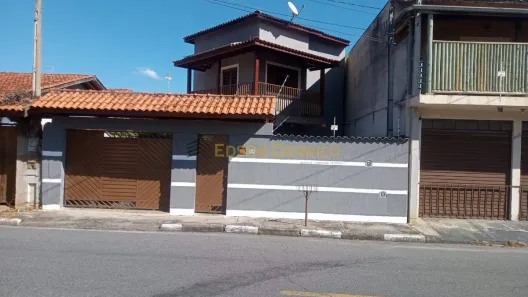Sobrado com 3 Quartos à venda, 260m² no Jardim Rosely, Pindamonhangaba