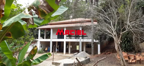 Sobrado com 6 Quartos à venda, 700m² no , Paraibuna