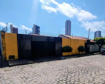 Casa com 4 Quartos à venda, 238m² no Lagoa Nova, Natal