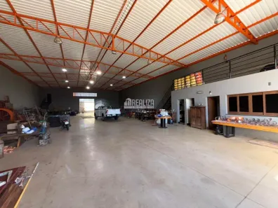 Galpão/Depósito/Armazém à venda, 200m² no Vila São Vicente, Uberaba
