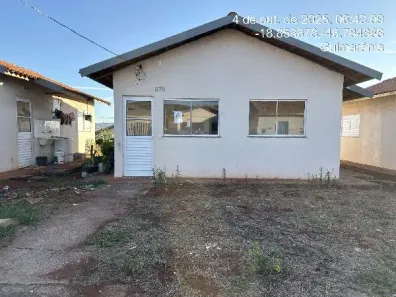 Casa com 2 Quartos à venda, 180m² no , Guimarânia
