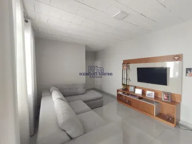 Casa com 3 Quartos à venda, 200m² no Caiçara-Adelaide, Belo Horizonte