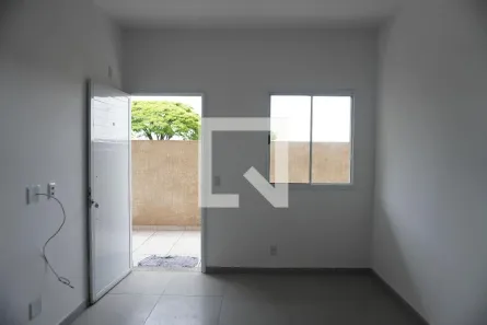 Apartamento com 2 Quartos à venda, 43m² no Vila Carmosina, São Paulo