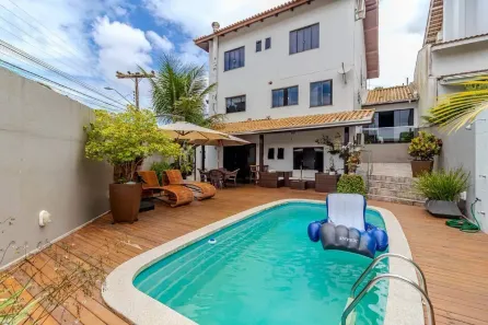 Casa de Condomínio com 3 Quartos à venda, 350m² no Ariribá, Balneário Camboriú