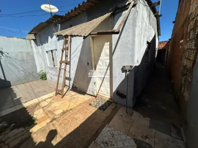Casa com 2 Quartos à venda, 81m² no Residencial 2000, Uberaba