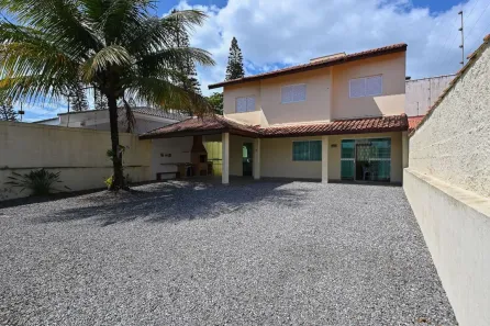 Sobrado com 3 Quartos à venda, 188m² no Balneário Arpoador, Peruíbe