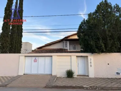 Casa com 5 Quartos para alugar, 300m² no Ibituruna, Montes Claros