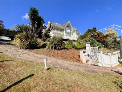 Sobrado com 6 Quartos à venda, 302m² no Vale da Mantiqueira, Campos do Jordão