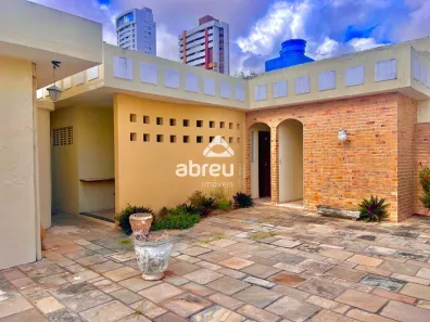 Casa com 4 Quartos à venda, 451m² no Candelária, Natal