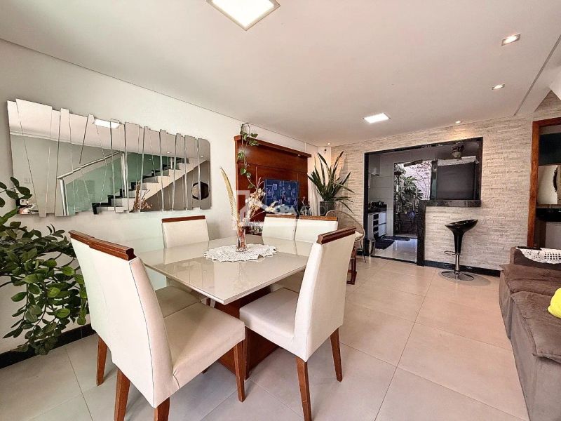 Casa com 3 quartos — Rio Branco, Belo Horizonte