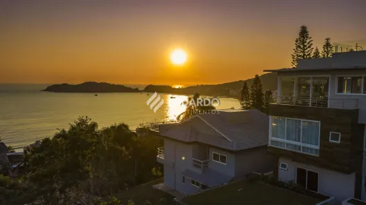 Casa de Condomínio com 3 Quartos à venda, 337m² no Centro, Bombinhas