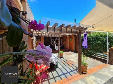 Casa com 3 Quartos à venda, 182m² no Espírito Santo, Porto Alegre