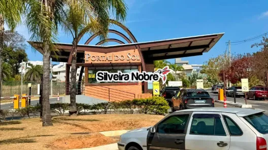 Casa de Condomínio com 4 Quartos para alugar, 395m² no Portal do Sol, Contagem