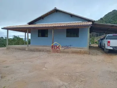 Fazenda/Sítio com 3 Quartos à venda, 200m² no Centro, Natividade da Serra