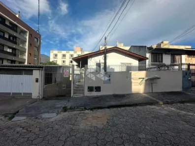 Casa com 8 Quartos à venda, 228m² no Trindade, Florianópolis