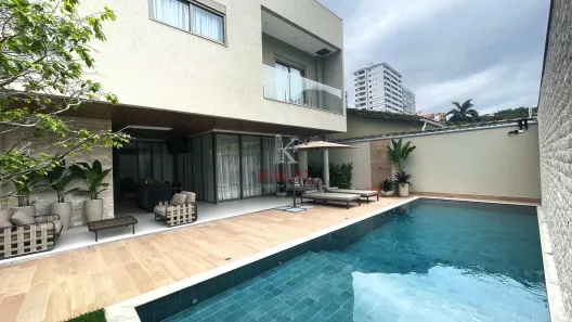 Sobrado com 4 Quartos à venda, 362m² no Canto do Forte, Praia Grande