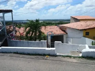Casa com 4 Quartos à venda, 168m² no Alecrim, Natal
