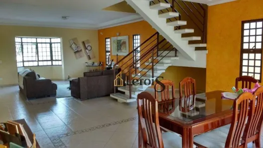 Sobrado com 4 Quartos à venda, 290m² no Jardim Faculdade, Itu