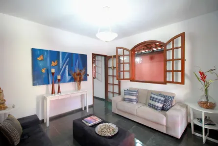 Casa com 4 Quartos à venda, 226m² no Betânia, Belo Horizonte