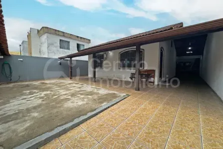 Casa com 2 Quartos à venda, 206m² no Jardim Veneza, Peruíbe