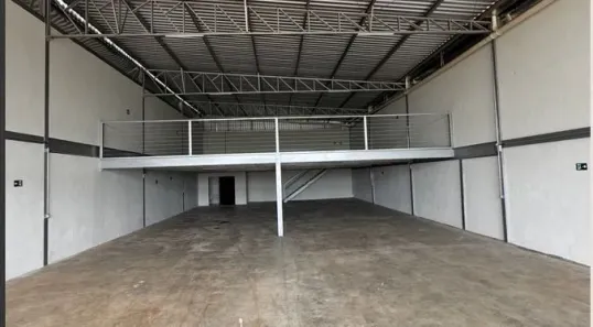 Galpão/Depósito/Armazém à venda, 624m² no Jardim Inconfidência, Uberlândia