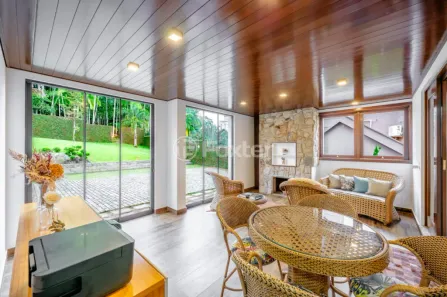 Casa com 3 Quartos à venda, 315m² no Capitais, Timbó