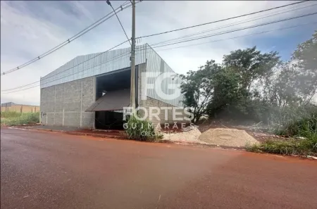 Prédio Comercial para alugar, 1000m² no Distrito Industrial José Marincek, Jardinópolis