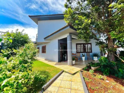 Sobrado com 4 Quartos à venda, 285m² no Pacaembu, Cascavel
