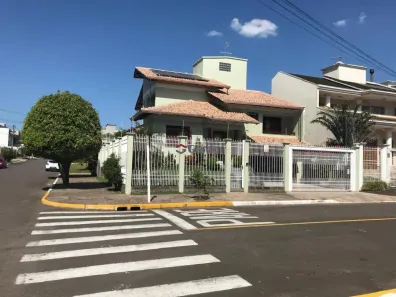 Sobrado com 3 Quartos à venda, 252m² no Igara, Canoas