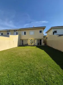 Sobrado com 3 Quartos para alugar, 105m² no Loteamento Villa Branca, Jacareí