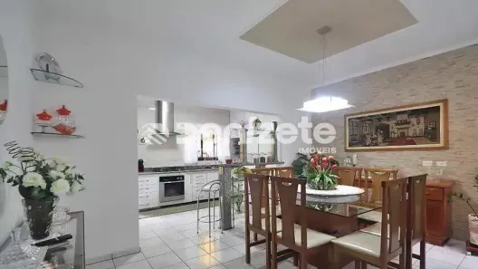Sobrado com 4 Quartos à venda, 201m² no Vila Humaitá, Santo André