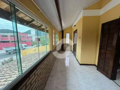 Casa com 3 Quartos à venda, 280m² no Piratininga, Niterói