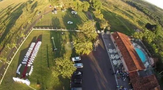 Casa com 12 Quartos para alugar, 1500m² no Tocantins, Uberlândia