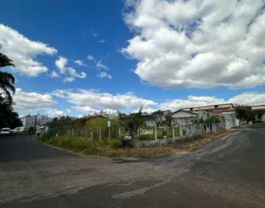 Lote/Terreno à venda, 861m² no Chácaras Tubalina e Quartel, Uberlândia