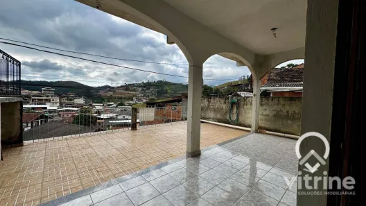 Casa com 3 Quartos à venda, 205m² no Jardim Califórnia, Nova Friburgo