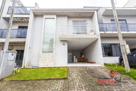 Casa com 3 Quartos para alugar, 132m² no Pinheirinho, Curitiba