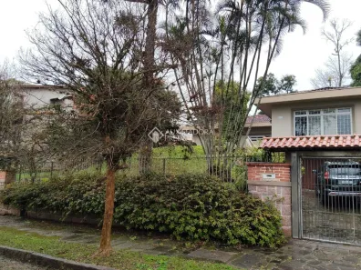 Casa com 4 Quartos à venda, 400m² no Vila Assunção, Porto Alegre