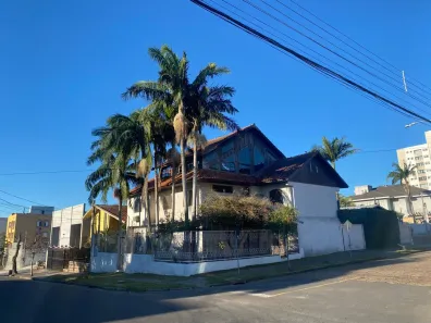Sobrado com 6 Quartos à venda, 600m² no Partenon, Porto Alegre