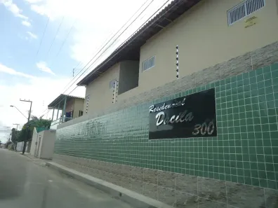 Casa com 2 Quartos para alugar, 60m² no Parque Santa Maria, Fortaleza