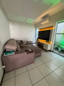 Sobrado com 4 Quartos à venda, 276m² no Jardim Karaíba, Uberlândia
