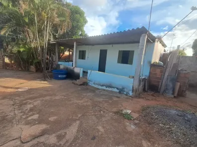 Casa com 2 Quartos à venda, 400m² no Residencial Bica do DER, Brasília